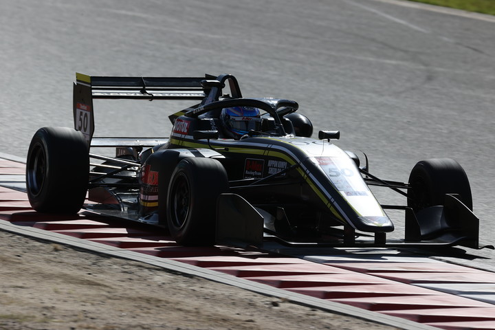 優勝は阪口晴南（Buzz Racing with B-MAX）