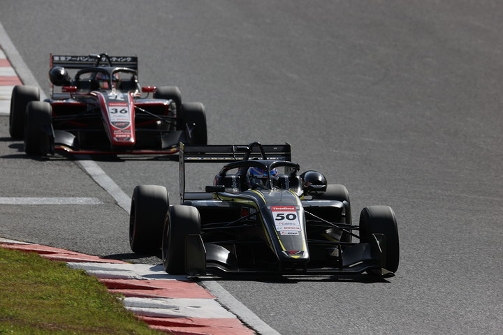 阪口晴南と宮田莉朋のトップ争い