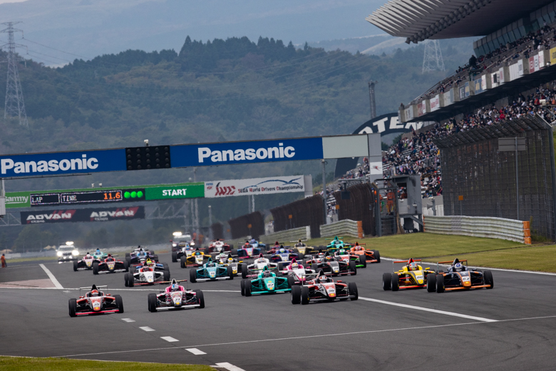 14周の決勝がスタートした