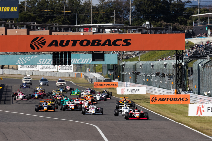 決勝レースがスタートした