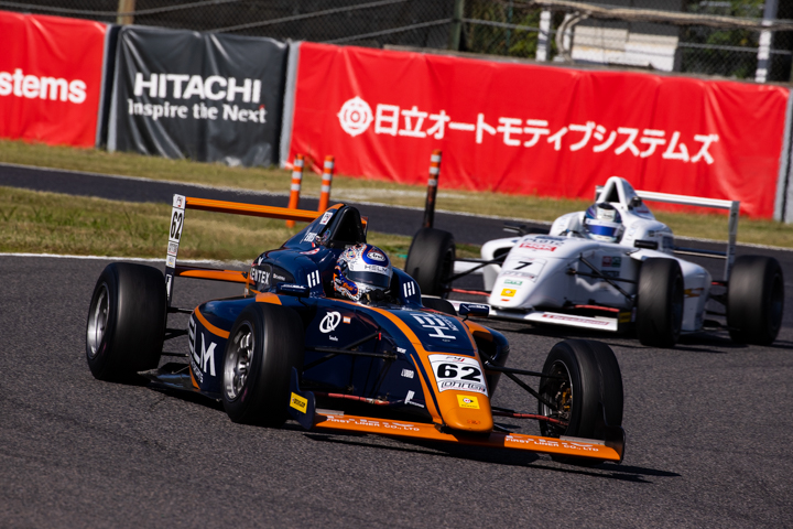 決勝2位は平木玲次（HELM MOTORSPORTS F110）