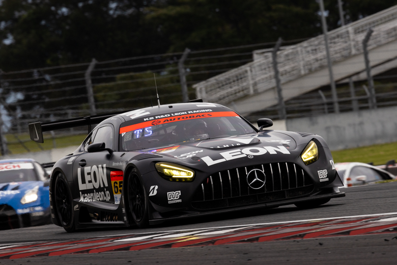 GT300クラス決勝3位は蒲生尚弥／菅波冬悟組（LEON PYRAMID AMG）