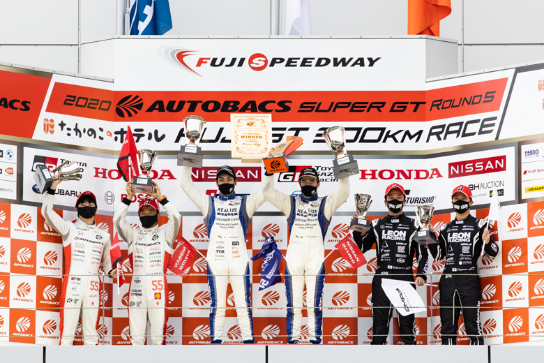 GT300クラスの表彰式