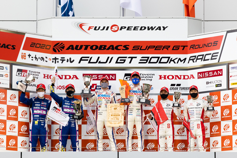 GT500クラスの表彰式