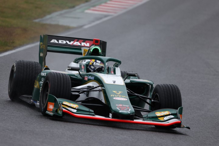 占有走行: ニック・キャシディ（VANTELIN KOWA TOM’S SF19）