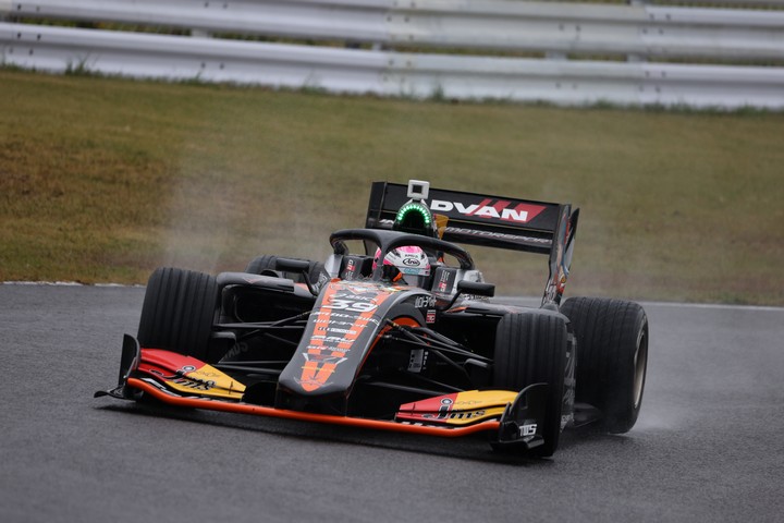 占有走行: 坪井翔（JMS P.MU/CERUMO・INGING SF19）