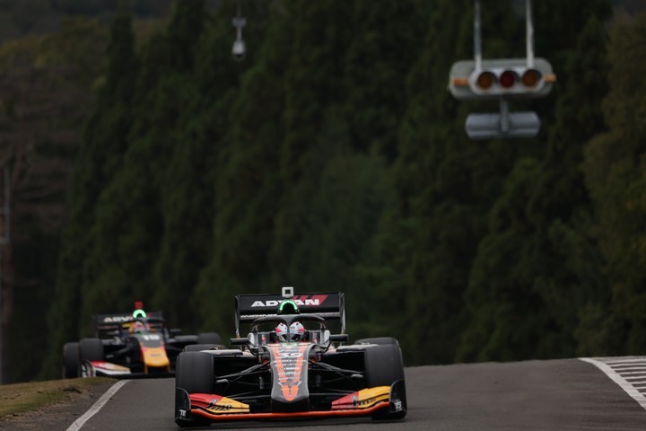 決勝レース: 坪井翔（JMS P.MU/CERUMO・INGING SF19）
