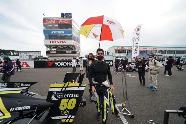 決勝レース: セルジオ・セッテ・カマラ（Buzz Racing with B-Max）