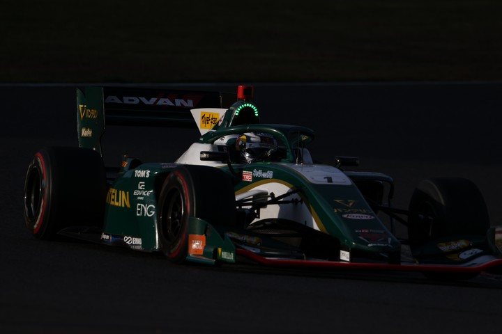 決勝レース: ニック・キャシディ（VANTELIN KOWA TOM’S SF19）