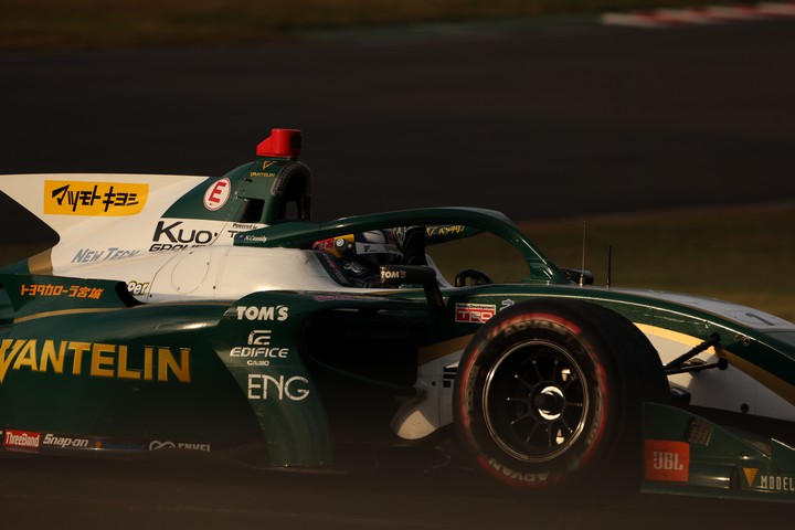 決勝レース: ニック・キャシディ（VANTELIN KOWA TOM’S SF19）