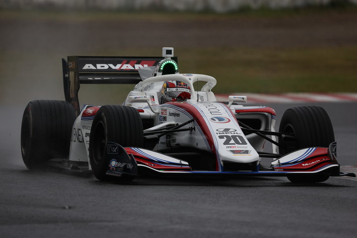 占有走行: 3位は平川亮（ITOCHU ENEX TEAM IMPUL SF19）