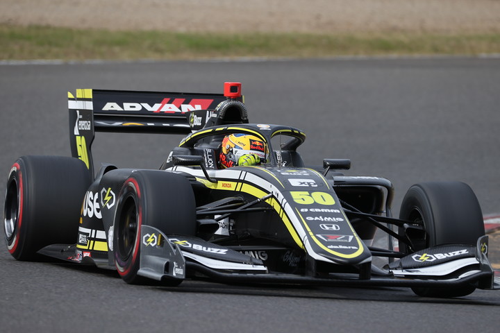 ポールポジションはセルジオ・セッテ・カマラ（Buzz Racing SF19）