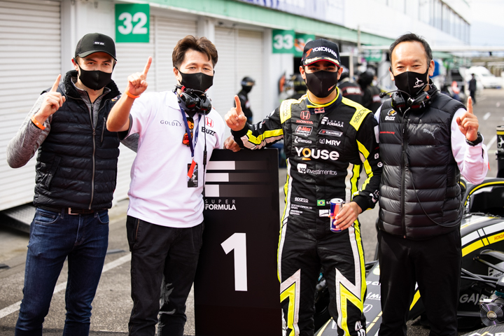 ポールポジションを獲得したセルジオ・セッテ・カマラとBuzz Racing with B-Max