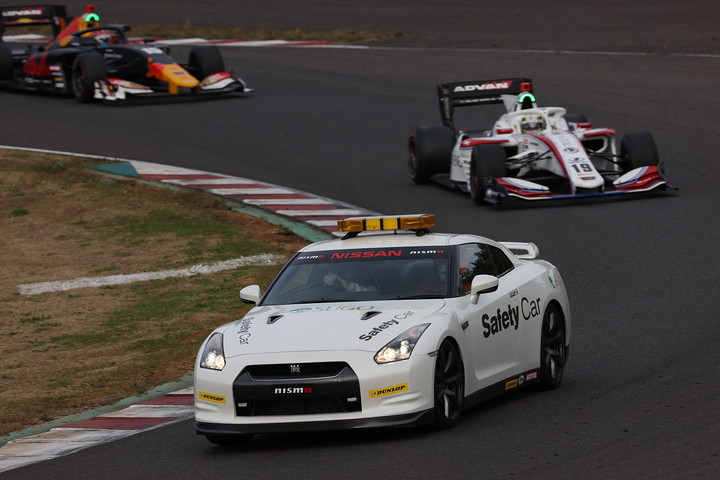 セッテ・カマラのクラッシュでセーフティーカーが導入された