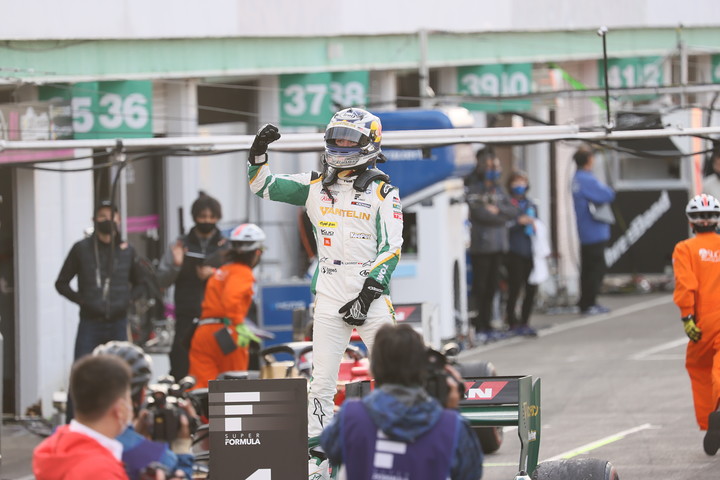 優勝したニック・キャシディ（VANTELIN TEAM TOM’S）