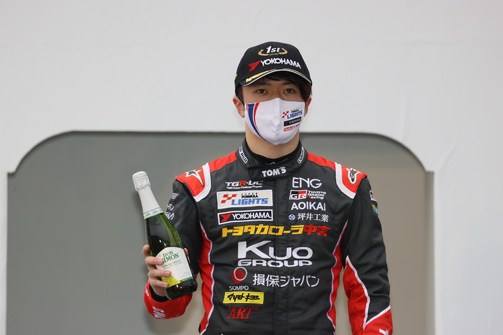 優勝した宮田莉朋（COROLLA CHUKYO Kuo TEAM TOM'S）