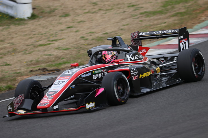 決勝3位は小高一斗（COROLLA CHUKYO Kuo TOM'S 320）