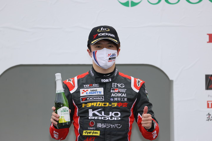 優勝した宮田莉朋（COROLLA CHUKYO Kuo TEAM TOM'S）