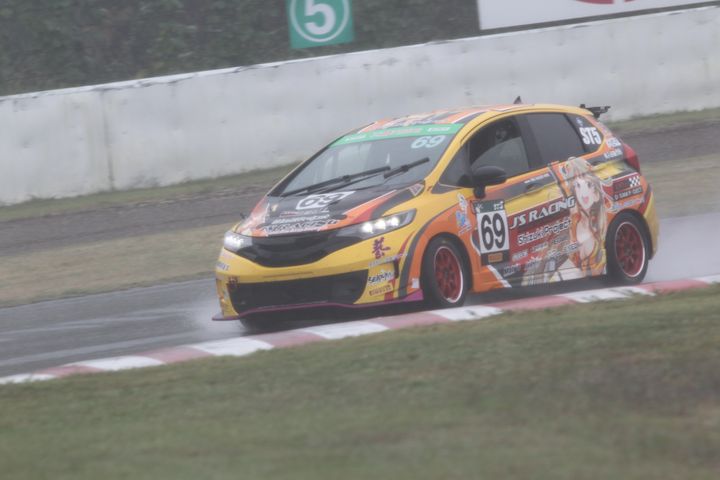 ST-5クラス決勝3位は梅田真祐／久保田英夫／窪田俊浩組（J'S RACING☆FIT）