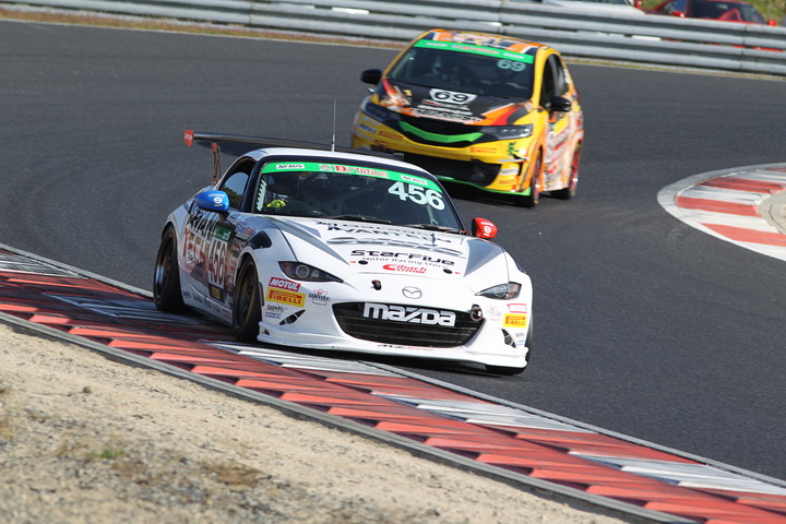 ST-5クラス優勝は橋本陸／妹尾智充／貫戸幸星組（odula AVANTECHロードスター）