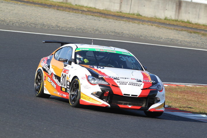 ST-4クラスポールポジションは久保凜太郎／細川慎弥／坪井翔組（GR Garage水戸インターGR86T）