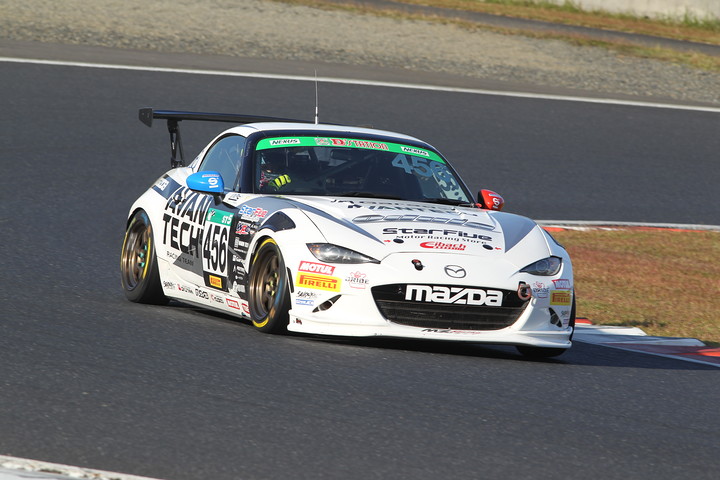 ST-4クラスポールポジションは橋本陸／妹尾智充／貫戸幸星組（odula AVANTECHロードスター）