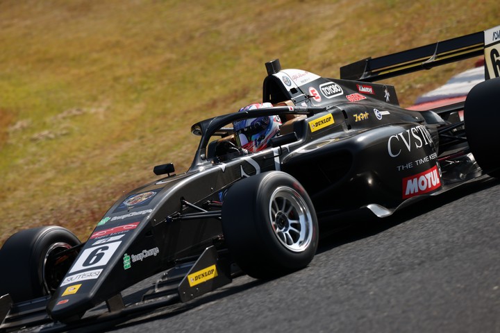 公式予選: 三浦愛（Super License）