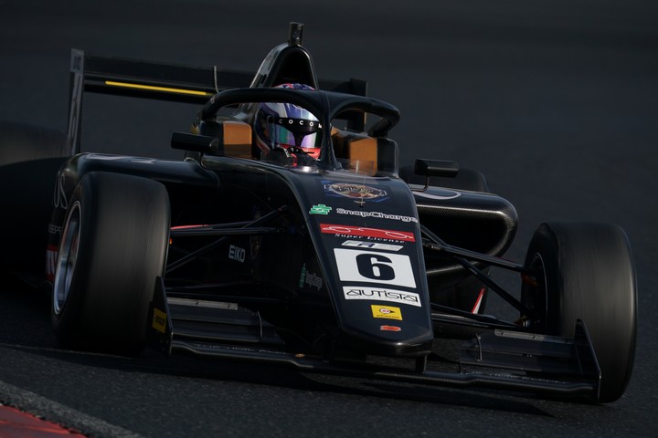 決勝レース: 三浦愛（Super License）