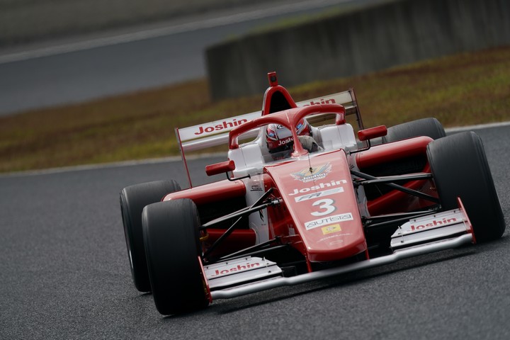 決勝レース: 阪口晴南（Sutekina #3）