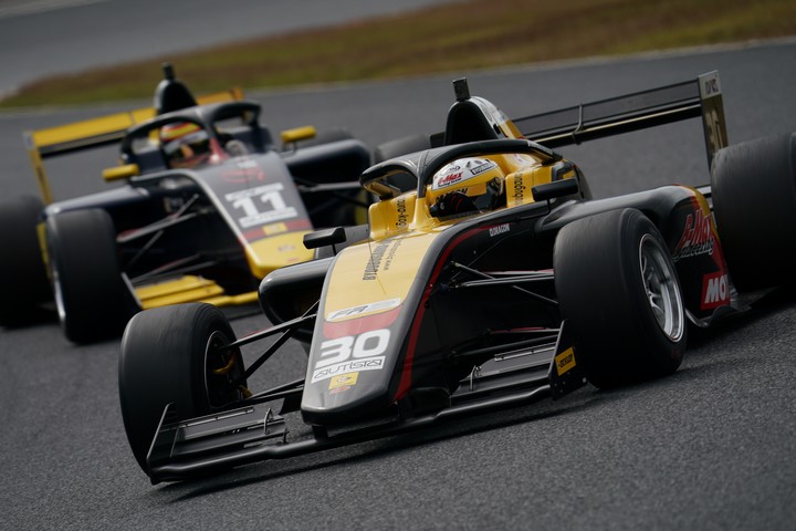 決勝レース: DRAGON（B-MAXエンジニアリング）