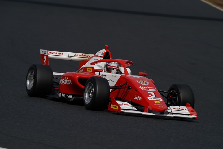 決勝レース: 阪口晴南（Sutekina #3）