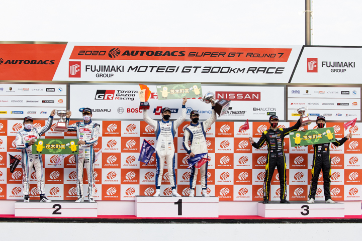 GT300クラスの表彰式