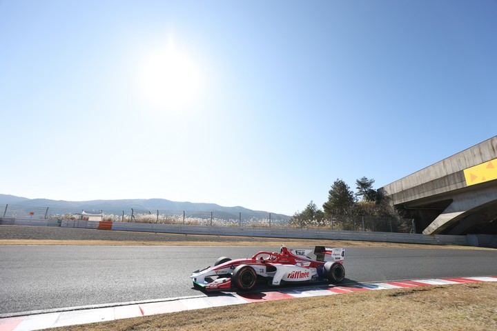 占有走行: サッシャ・フェネストラズ（ORIENTALBIO KONDO SF19）