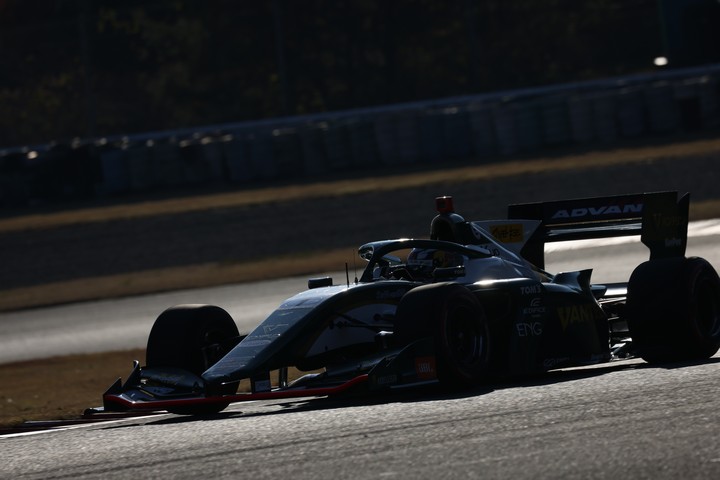 フリー走行: ニック・キャシディ（VANTELIN KOWA TOM’S SF19）