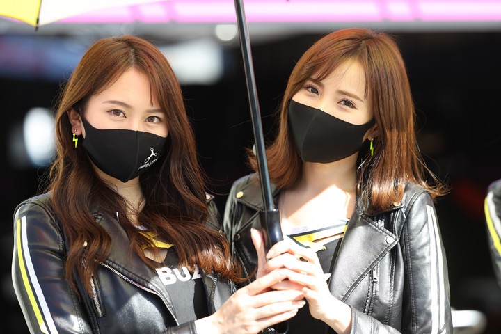 ピットビュー: レースクイーン