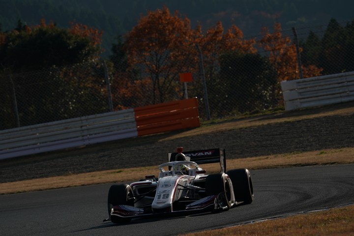 決勝レース: 関口雄飛（ITOCHU ENEX TEAM IMPUL SF19）