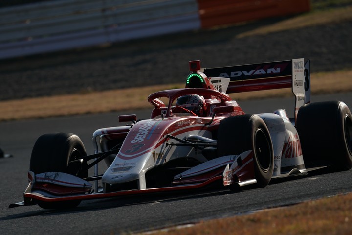 決勝レース: 山下健太（ORIENTALBIO KONDO SF19）