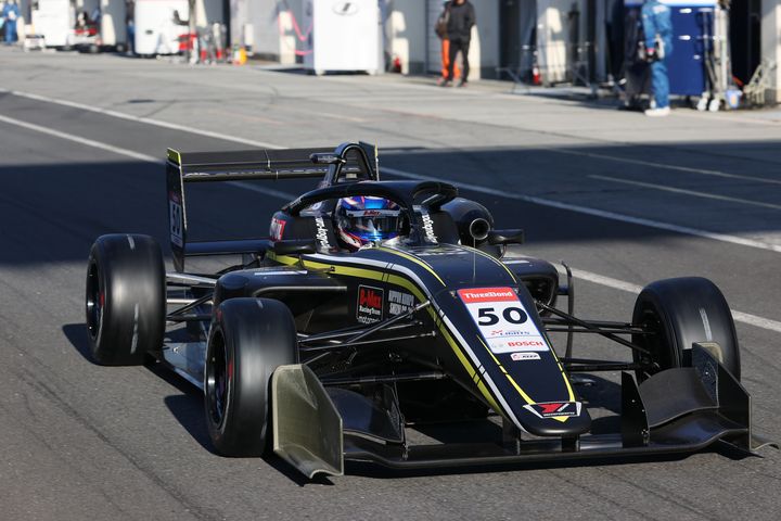 第9戦、第10戦とも予選2位の阪口晴南（Buzz Racing with B-MAX）