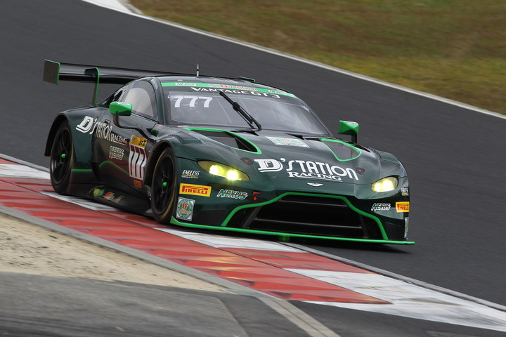 総合優勝はST-Xクラスの星野敏／藤井誠暢／近藤翼組（D'station Vantage GT3）