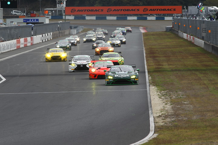 3時間先のゴールを目指してグループ1の決勝がスタートが切られた