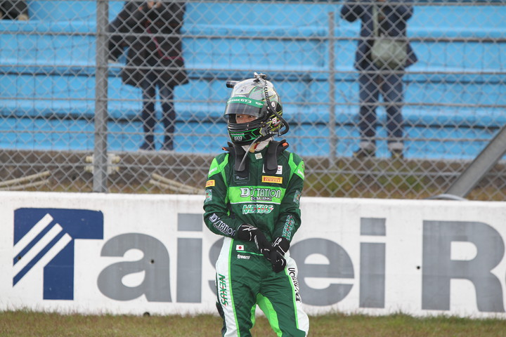 総合優勝した近藤翼（D'station Racing）