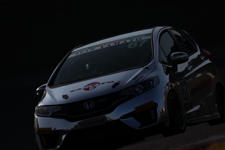 グループ2公式予選: 安井亮平／内山慎也／伊藤秀昭組（YAMATO FIT）