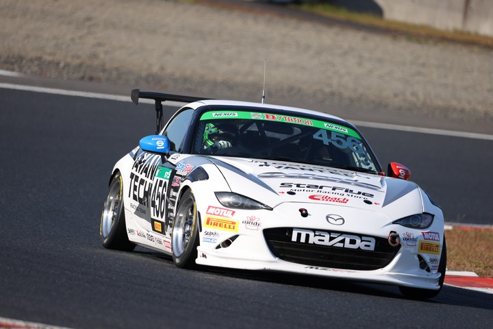 グループ2公式予選: 橋本陸／妹尾智充／貫戸幸星組（odula AVANTECHロードスター）