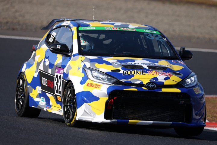 グループ1公式予選: 井口卓人／佐々木雅弘／MORIZO組（ROOKIE Racing GR YARIS）