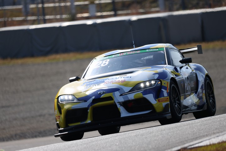 グループ1公式予選: 蒲生尚弥／豊田大輔／小倉康宏／河野駿佑組（ROOKIE Racing GR SUPRA）