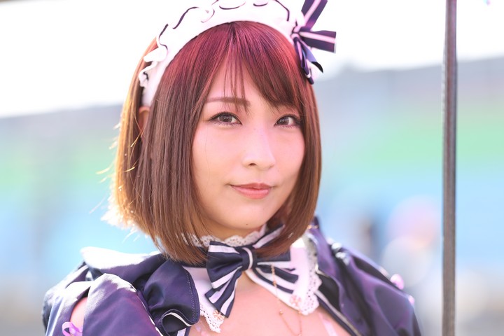 グループ2決勝: レースクイーン