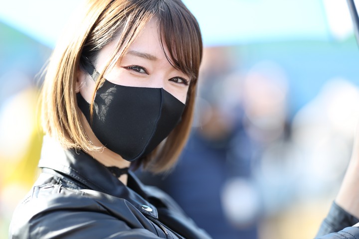 グループ2決勝: レースクイーン