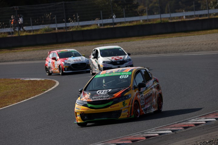 グループ2決勝: ST-5クラスの争い