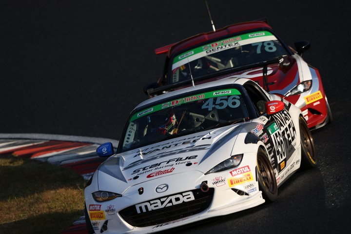 グループ2決勝: 橋本陸／妹尾智充／貫戸幸星組（odula AVANTECHロードスター）