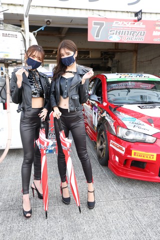 ピットウォーク: レースクイーン